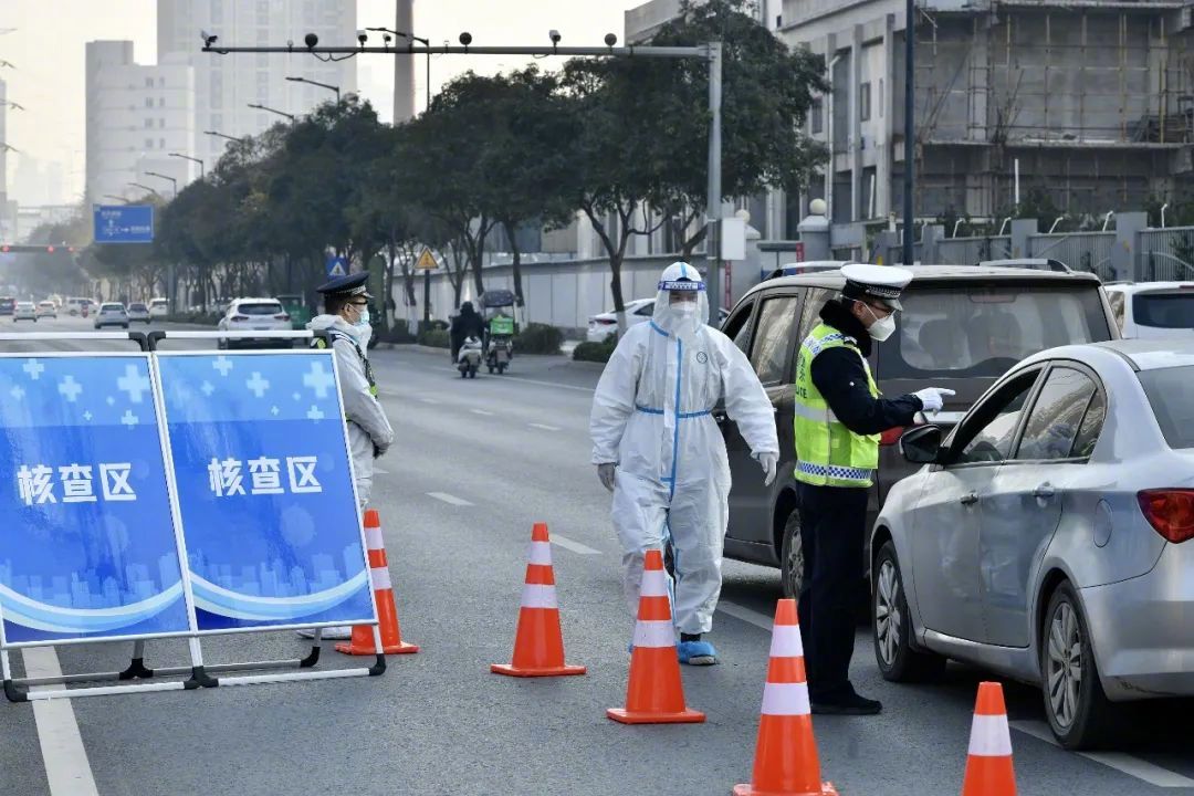 西安本土確診+49！26人因疫情防控不力被處理！全市小區(qū)為何要封閉管理？