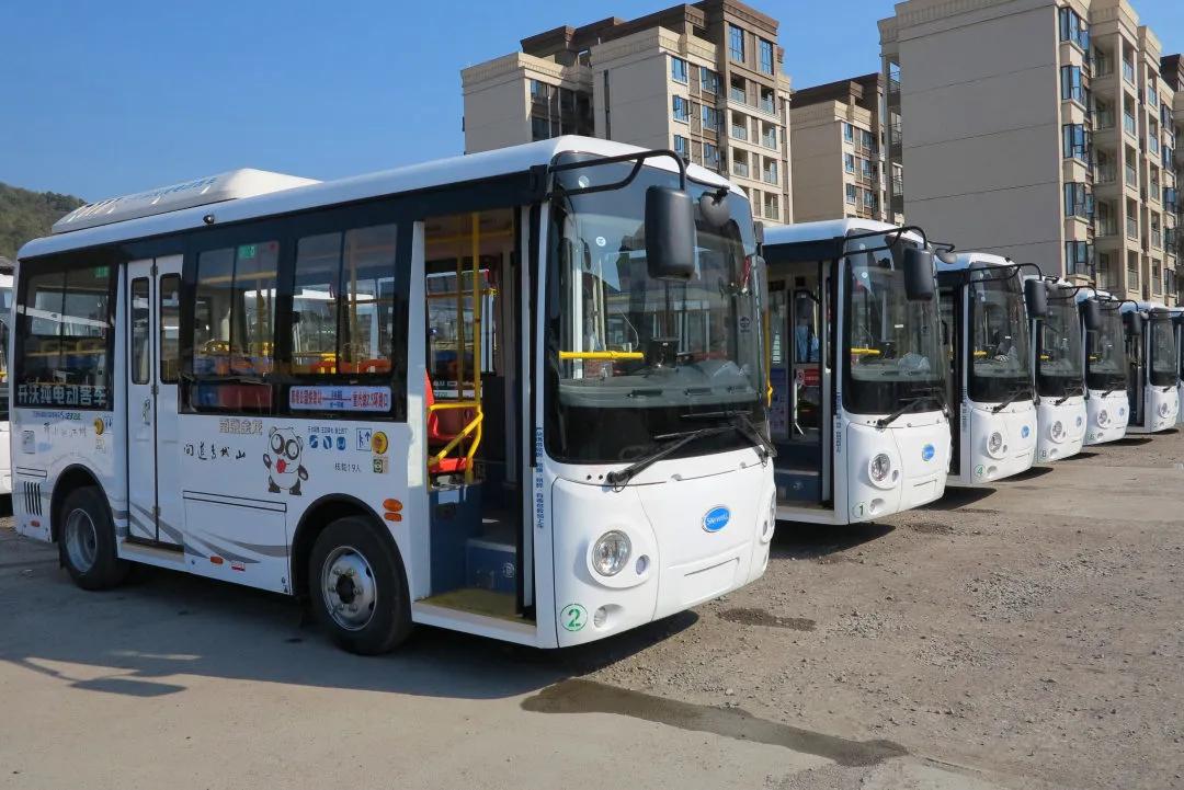 17座新能源客車，新能源客車，探索綠色出行的未來之路或關(guān)于新能源客車的探索與未來展望