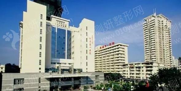 泉州福建省市第一醫(yī)院口腔科種植牙實(shí)力好不好，人氣很旺的，細(xì)致周到的口腔護(hù)理方案，年度點(diǎn)評(píng)醫(yī)生介紹